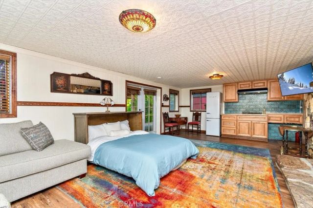 329 Summit Road, Lake Arrowhead, CA 92352