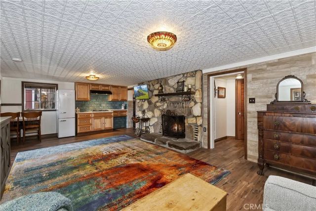 329 Summit Road, Lake Arrowhead, CA 92352