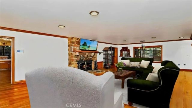 329 Summit Road, Lake Arrowhead, CA 92352