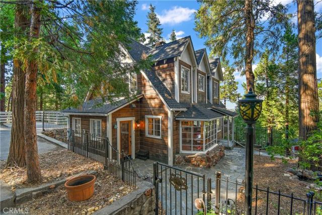 329 Summit Road, Lake Arrowhead, CA 92352
