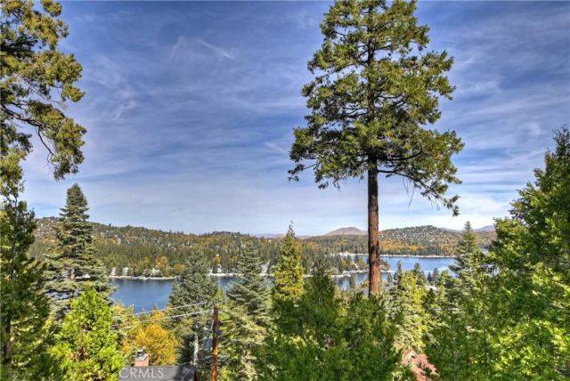 329 Summit Road, Lake Arrowhead, CA 92352