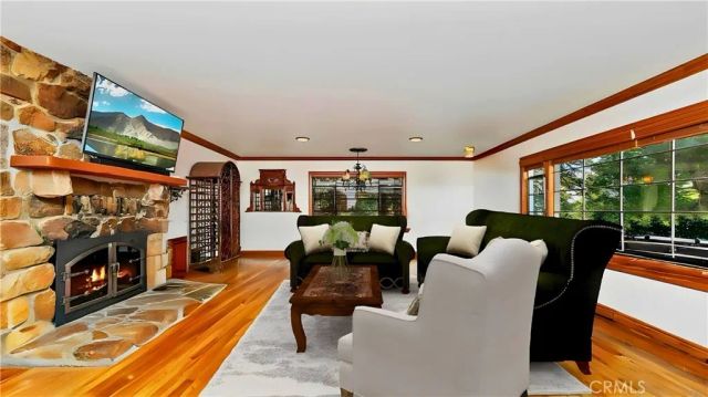 329 Summit Road, Lake Arrowhead, CA 92352