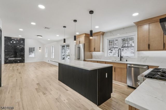 23 Meadow Ln, Sparta Twp., NJ 07871