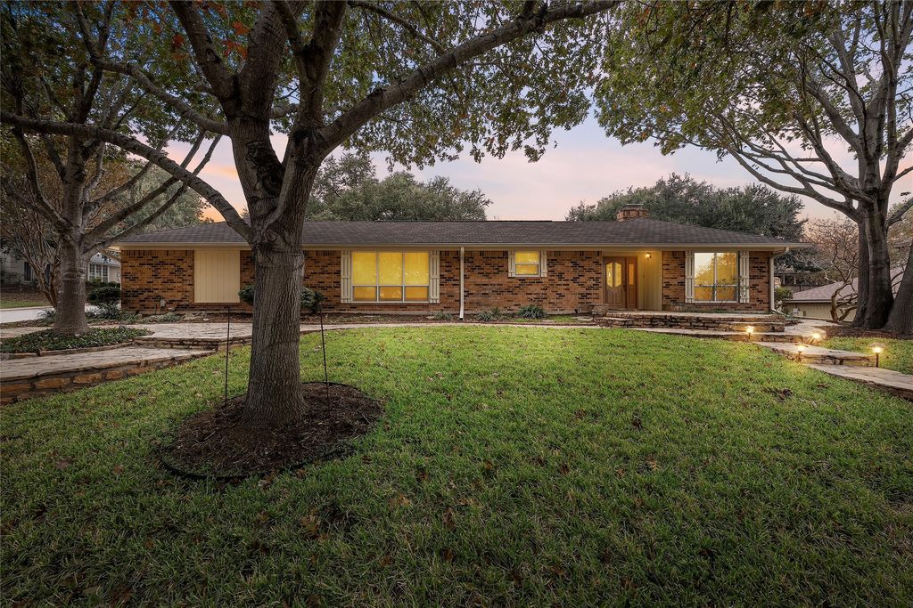 3900 Green Valley Drive, Waco, TX 76710