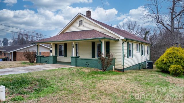 626 W Concord Street, Morganton, NC 28655