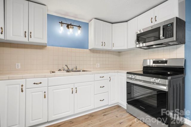 626 W Concord Street, Morganton, NC 28655