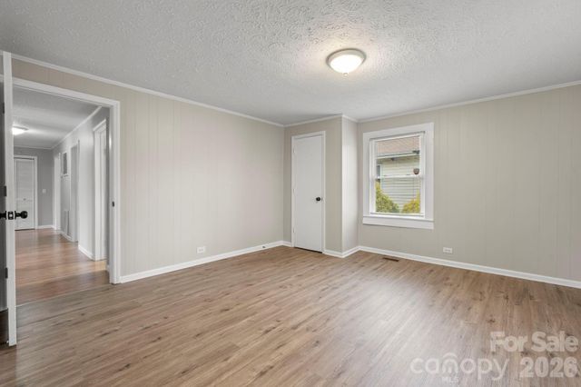 626 W Concord Street, Morganton, NC 28655