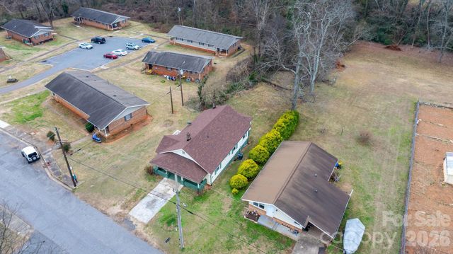 626 W Concord Street, Morganton, NC 28655