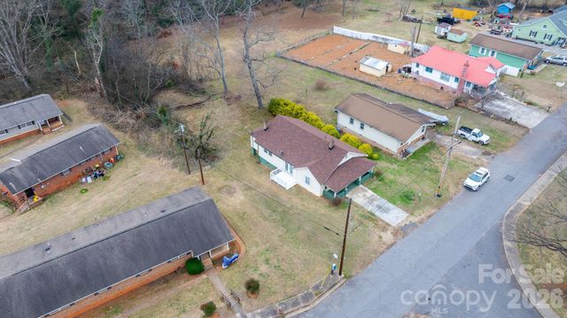 626 W Concord Street, Morganton, NC 28655