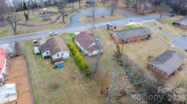 626 W Concord Street, Morganton, NC 28655
