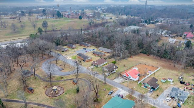 626 W Concord Street, Morganton, NC 28655