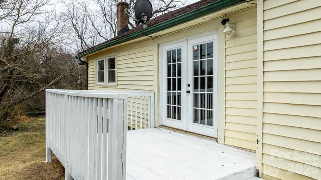 626 W Concord Street, Morganton, NC 28655