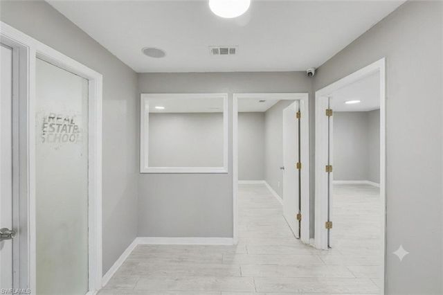 2080 Collier AVE, Fort Myers, FL 33901