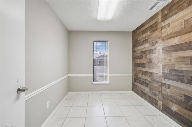 2080 Collier AVE, Fort Myers, FL 33901