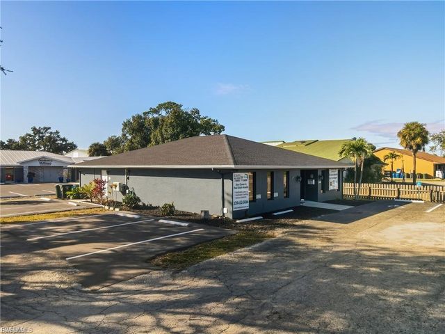 2080 Collier AVE, Fort Myers, FL 33901