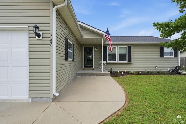 2621 Brookpointe Circle, Manhattan, KS 66502