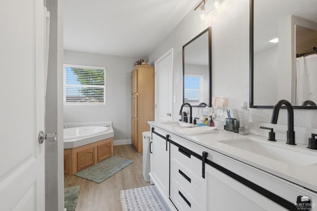 2621 Brookpointe Circle, Manhattan, KS 66502