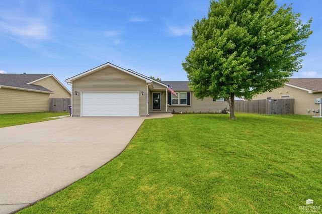 2621 Brookpointe Circle, Manhattan, KS 66502