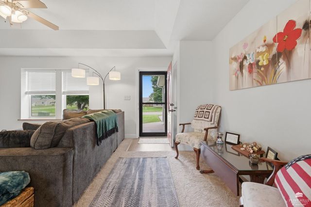 2621 Brookpointe Circle, Manhattan, KS 66502