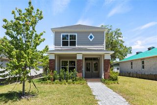 813 S LOCUST AVENUE, Sanford, FL 32771