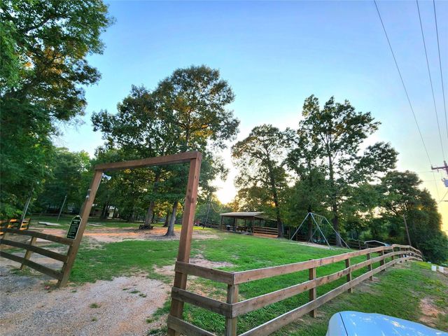 1010 Hidden Oaks Drive, Point Blank, TX 77364