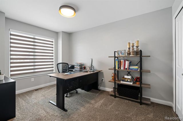 26136 Juliagrove Lane, New Baltimore, MI 48051