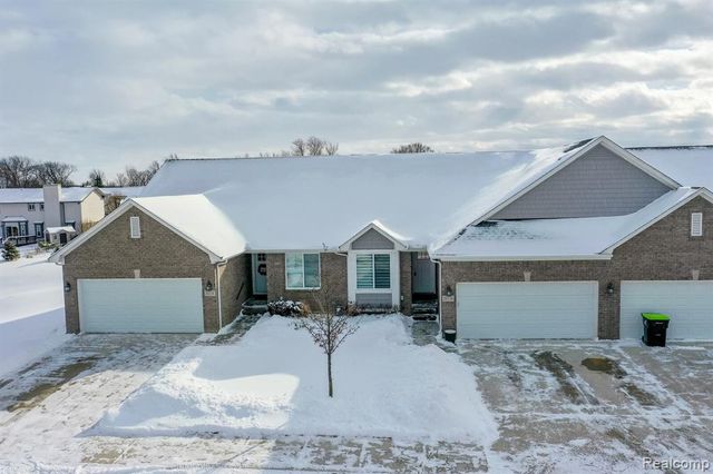 26136 Juliagrove Lane, New Baltimore, MI 48051