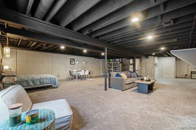 26136 Juliagrove Lane, New Baltimore, MI 48051