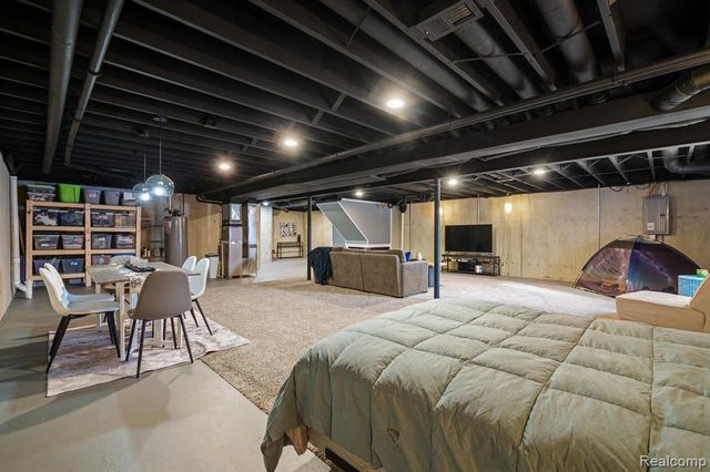 26136 Juliagrove Lane, New Baltimore, MI 48051