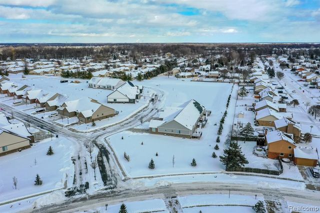 26136 Juliagrove Lane, New Baltimore, MI 48051