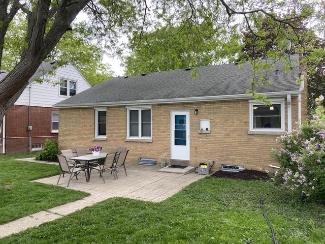 2936 N 86th STREET, Milwaukee, WI 53222
