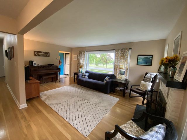 2936 N 86th STREET, Milwaukee, WI 53222