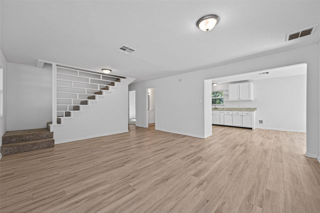 170 Walter Drive, Cleveland, TX 77328