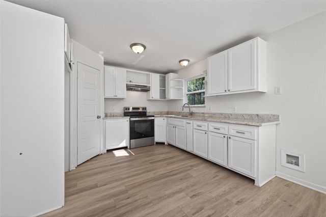 170 Walter Drive, Cleveland, TX 77328