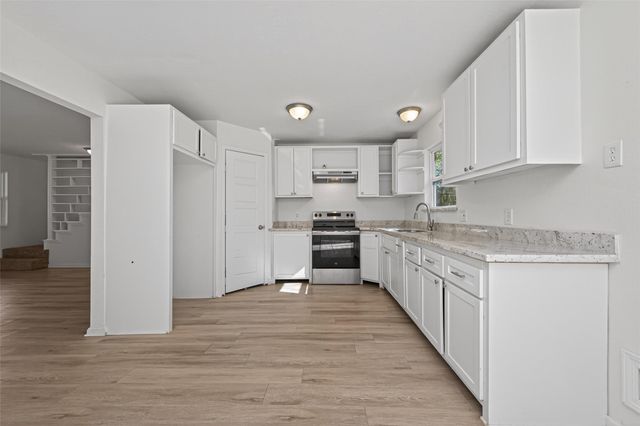 170 Walter Drive, Cleveland, TX 77328