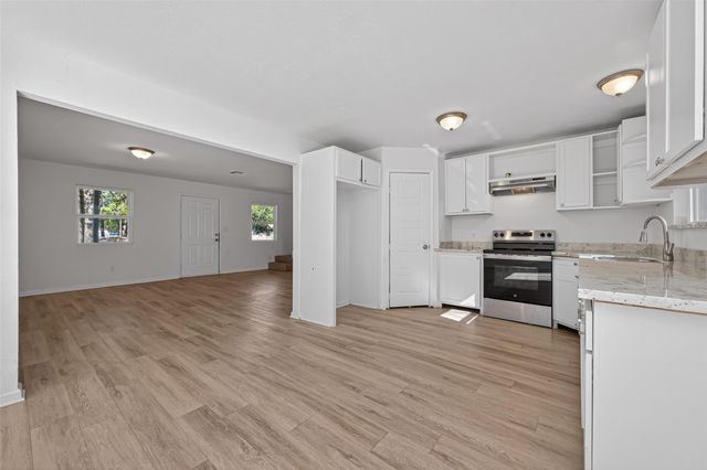 170 Walter Drive, Cleveland, TX 77328