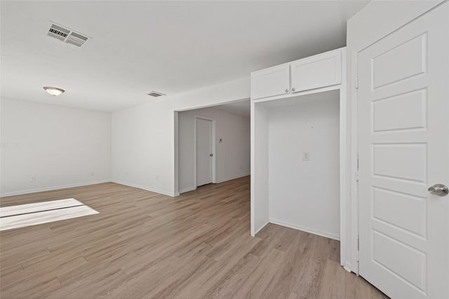 170 Walter Drive, Cleveland, TX 77328