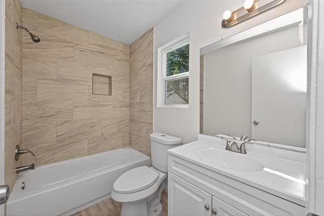 170 Walter Drive, Cleveland, TX 77328