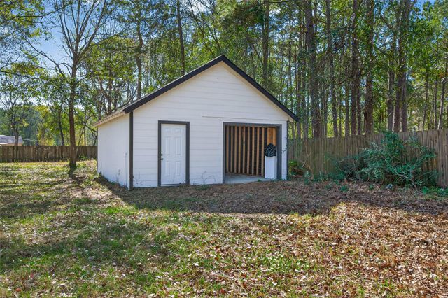 170 Walter Drive, Cleveland, TX 77328