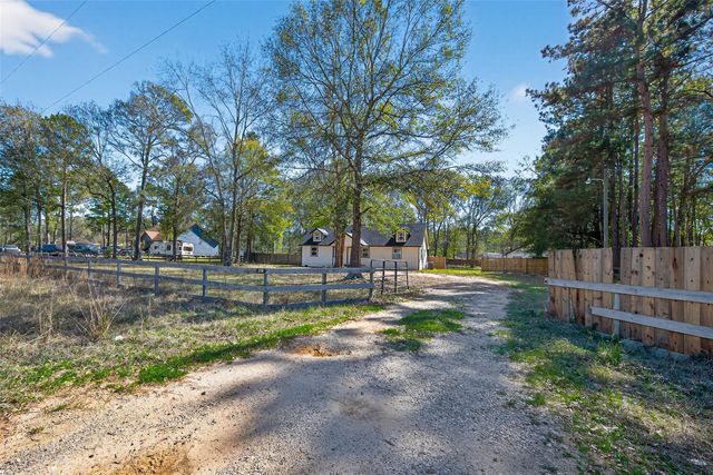 170 Walter Drive, Cleveland, TX 77328