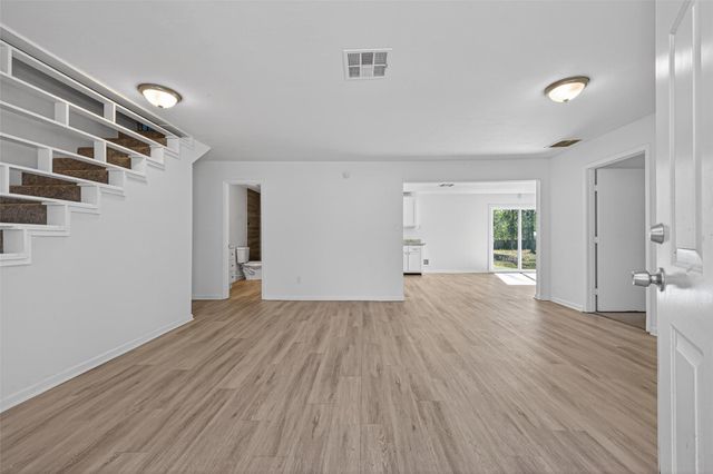 170 Walter Drive, Cleveland, TX 77328