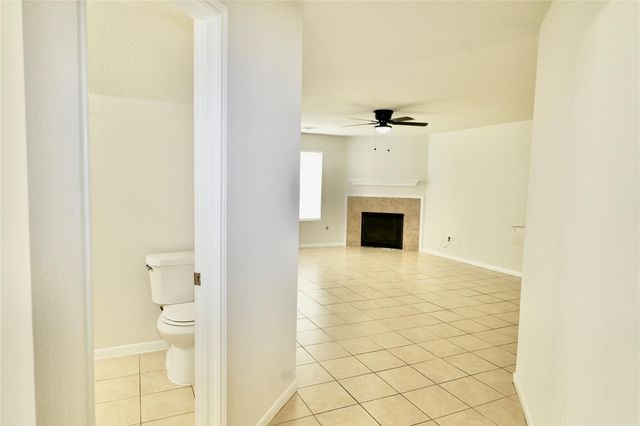 2838 Packard Elm St, Houston, TX 77038