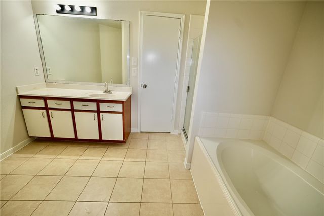 2838 Packard Elm St, Houston, TX 77038