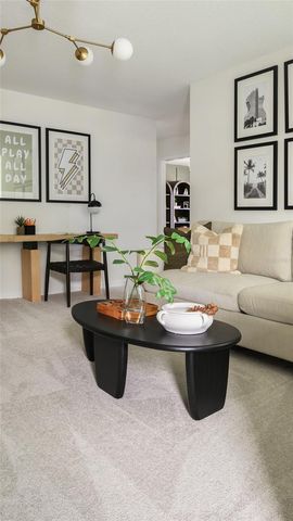 9206 SHADOW VALLEY LANE, Zephyrhills, FL 33541