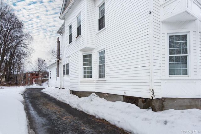 63 Thompson Street, Poughkeepsie, NY 12601