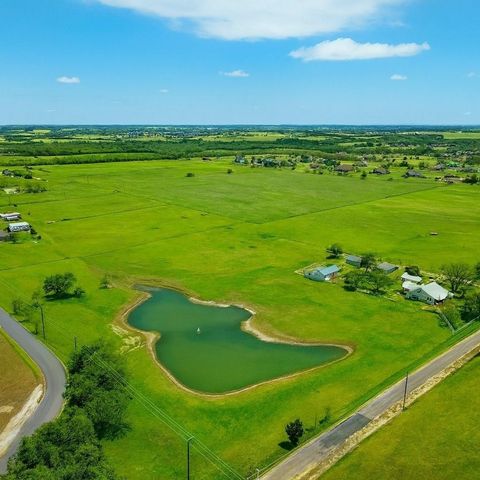 2196 Bledsoe Road, Gunter, TX 75058