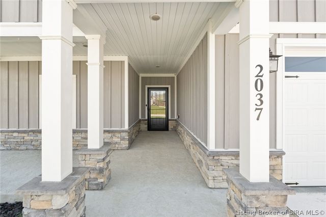 2037 Prestwick Place, Henryville, IN 47126