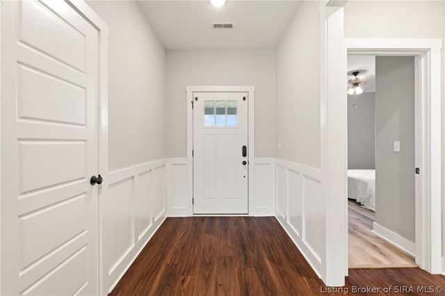 2037 Prestwick Place, Henryville, IN 47126