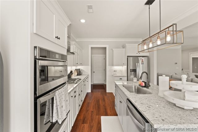 2037 Prestwick Place, Henryville, IN 47126