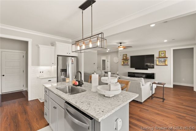 2037 Prestwick Place, Henryville, IN 47126